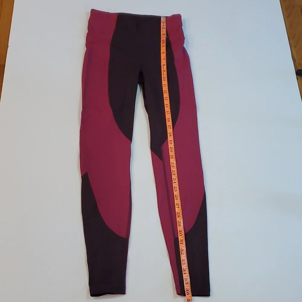 #803 Lululemon leggings size 6 b579.